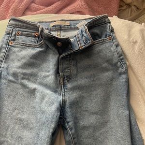 levi jeans selling for 28 dollars